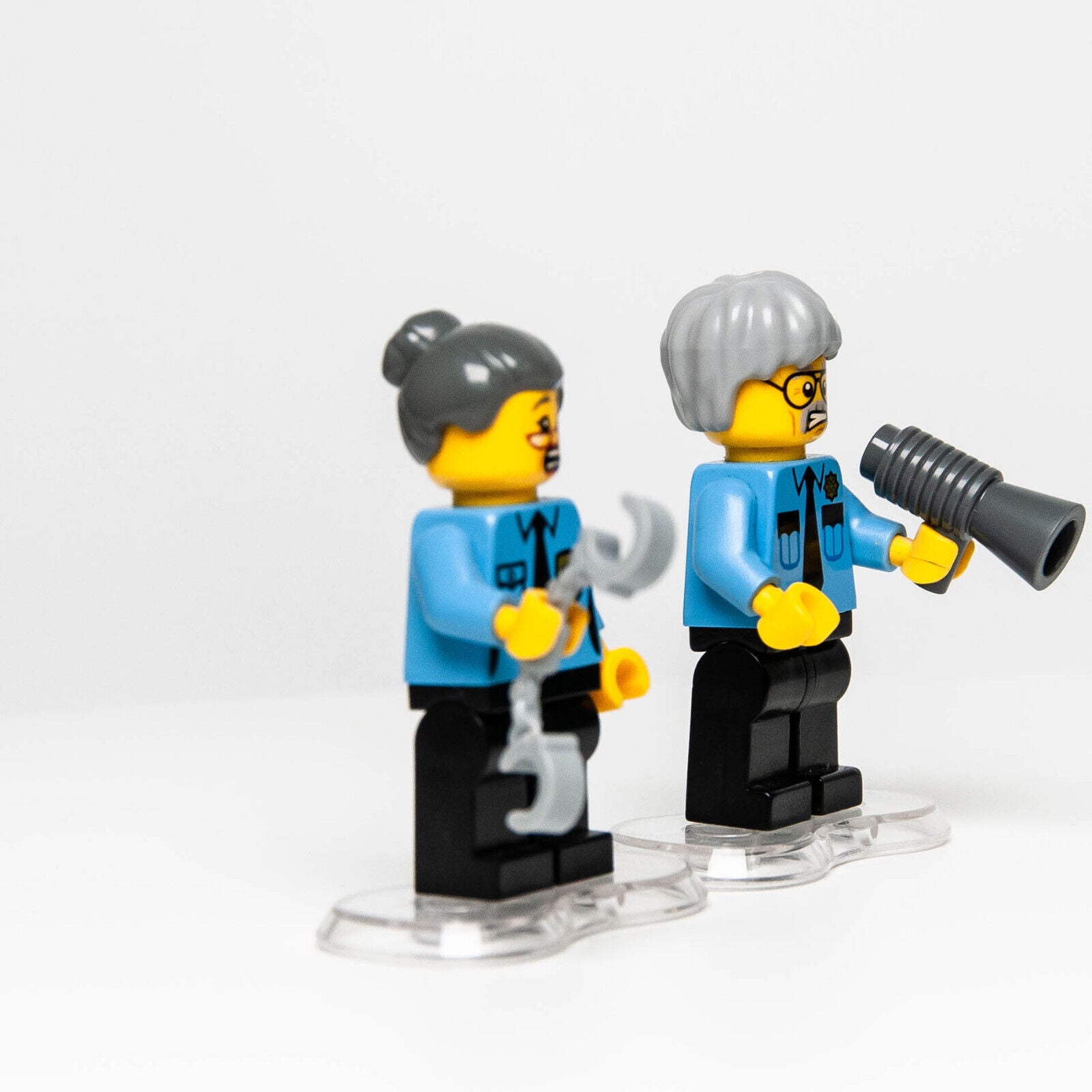 (Lof of 2) LEGO Movie Ma & Pa Cop Minifigures Kragle Stand 70809 (tlm019 tlm020) - StudBee